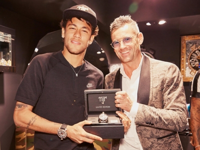Neymar Jr. presentó su línea de relojes GaGà Milano en Tokyo