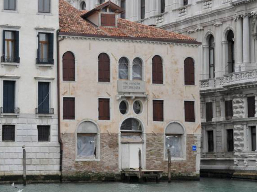 Johnny Depp vende su palacio en Venecia