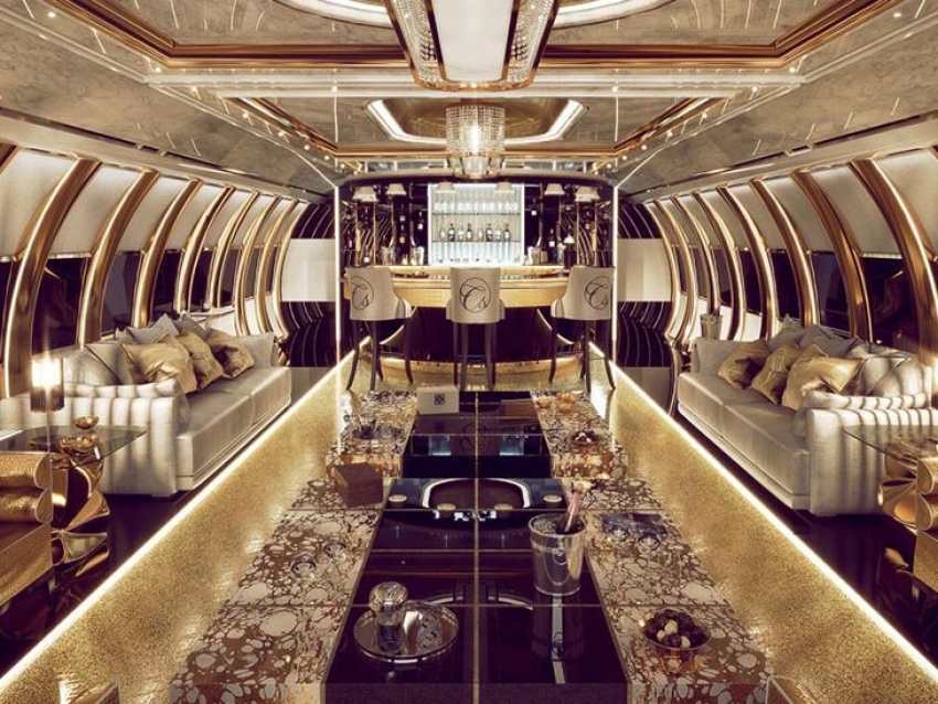 Así es el ultralujoso jet privado hecho con oro y cristales Swarovsky