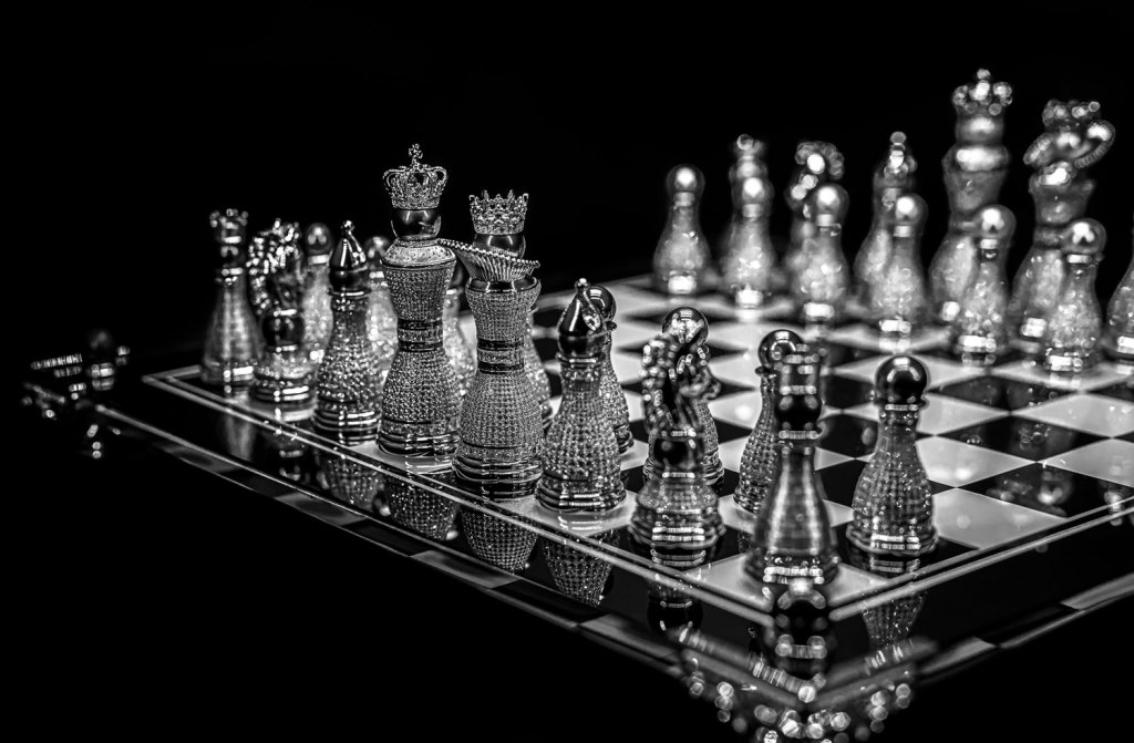 De oro y con diamantes, así es el ajedrez más caro del mundo - HMS - Horas  minutos y segundos