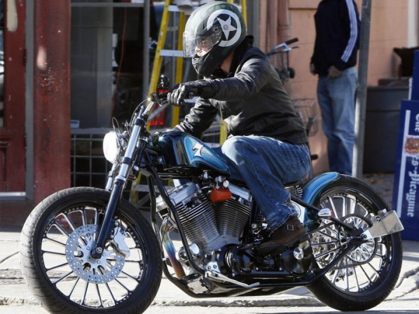 La espectacular colección de motos de Brad Pitt