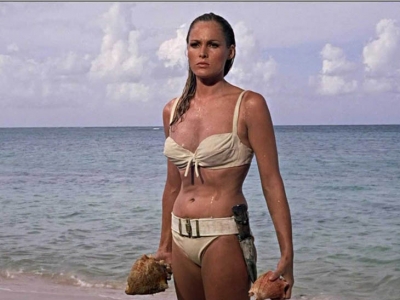 Venden la bikini de la primera chica Bond y esperan alcanzar un precio récord