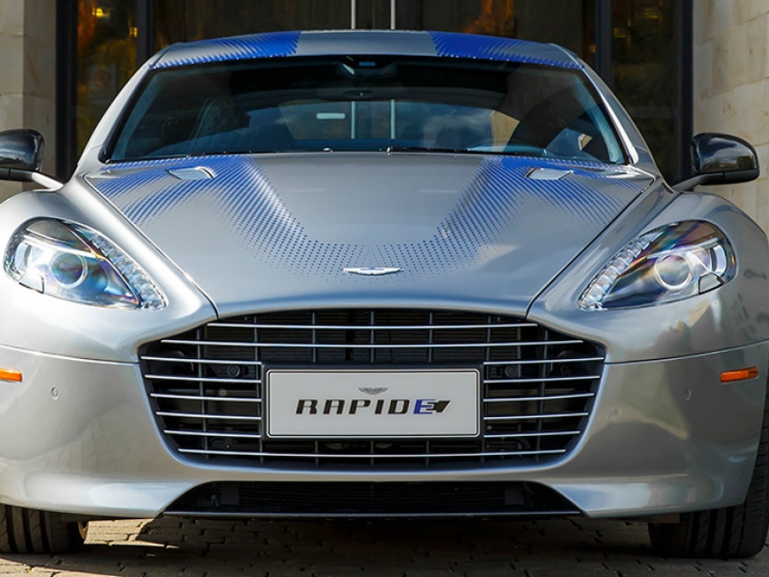 James Bond conducirá un Aston Martin eléctrico en su nueva película