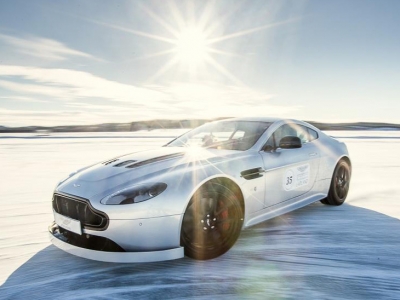 Un exclusivo evento con Aston Martin sobre hielo