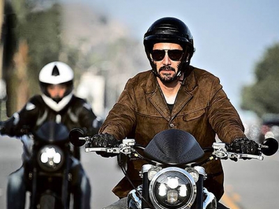 Keanu Reeves y su marca de lujosas motos