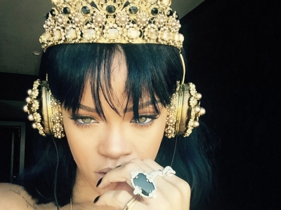 Los espectaculares auriculares Dolce &amp; Gabbana de Rihanna
